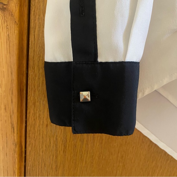 ROCK & REPUBLIC • Studded Collar Button Down Shirt - Size L - Picture 8 of 16